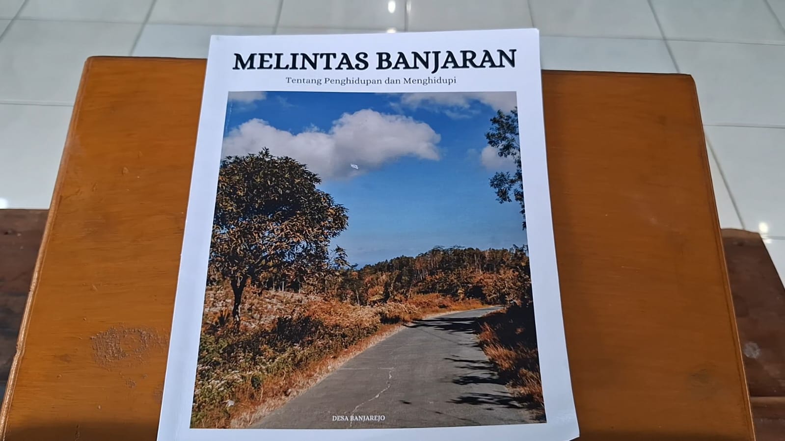 Photobook Melintas Banjaran
